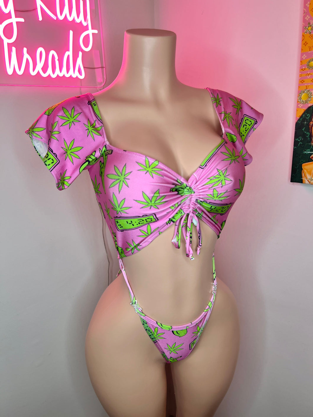 4/20 Slingshot Off Shoulder Set 🍃